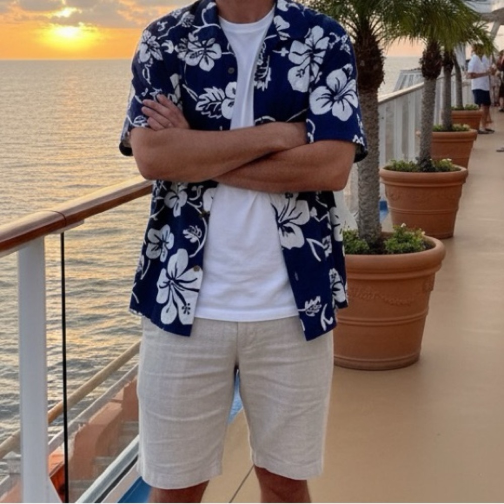 Toes on the Nose Hawaiian Shirt Men’s Blue White Floral Surf Aloha Large